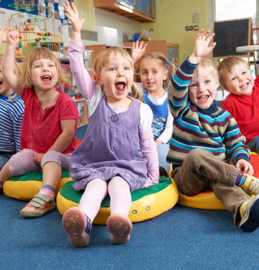 Glückliche Kindermomente in der Glückskinderkrippe